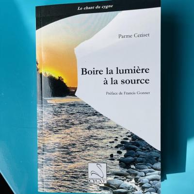 Recueil boire lumiere source fond turquoise